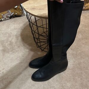 Women's Black Knee-High Micheal Kors Boot